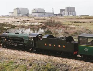 France’s EDF signs $26-billion deal to build new UK nuclear plant