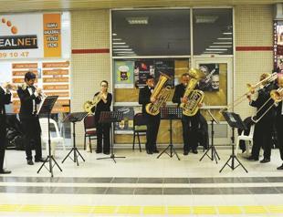 Symphonic concerts in İzmir subway station