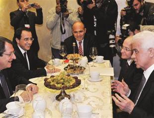 Cypriots inch toward blueprint for peace