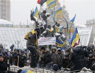 Ukrainian protest leaders say no talks until President Yanukovich meets demands