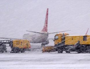Heavy snow, thunderstorms pummel Turkey, disrupting transport