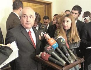 Opposition postpones charter meeting to wait for Turkish PM’s response