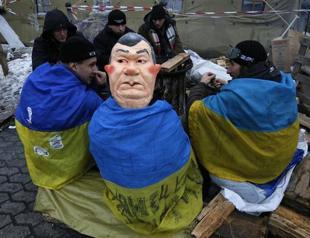 Ukraines Yanukovich to hold talks on political crisis