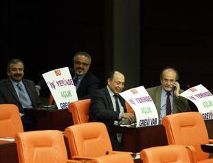 HDP deputies end hunger strike