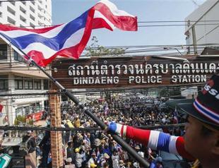 Thai protesters step up campaign to disrupt elections