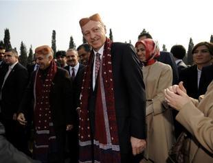 Pakistan welcomes Turkish PM Erdoğan with cultural show