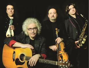 Yeni Türkü on stage in Istanbul