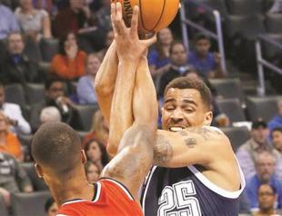 Alridge, Lillard lead Trail Blazers over Thunder