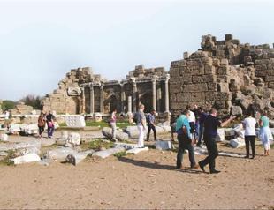 Culture tours start for Brits in ancient city