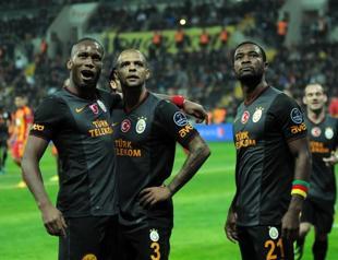 Sneijder, Drogba, Burak on target as Galatasaray sinks Kayserispor