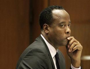 Michael Jacksons doctor released from jail after 2 years