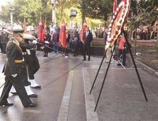 Turkish President Gül praises Atatürk for Republic Day