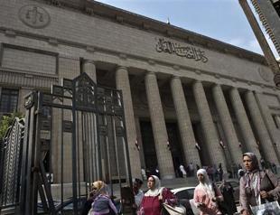 Egypt judges withdraw from Brotherhood chiefs trial