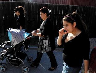 Deported Roma girls parents try again for French residency