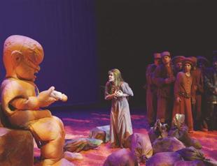 Theater stage modernizes Turkish version of Cyclops