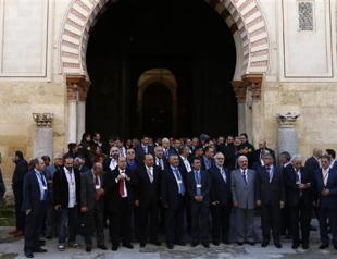 Syria opposition holds first unified meet ahead of peace talks