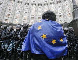 EU strongly disapproves Russian pressure on Ukraine, deal still open