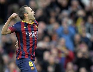 Barcelona aims to win group with win in Amsterdam