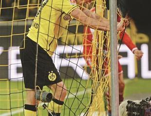 Dortmund braced for must-win Napoli clash