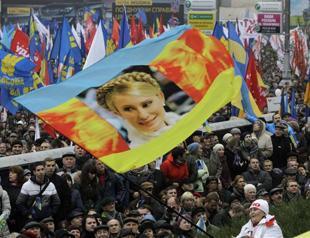 Tymoshenko goes on hunger strike in support of pro-EU protests