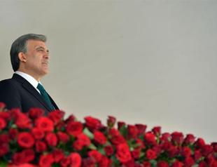 Turkish President Gül urges reckoning with corruption claims, calls for new rules