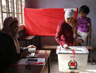 18 dead, polling booths firebombed as Bangladesh votes