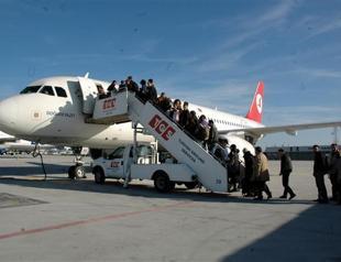 Turkish Airlines plane makes emergency landing after bomb scare