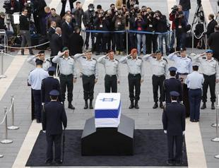 Ex-PM Sharon laid to rest at his Negev ranch