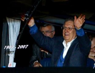 Fenerbahçe boss defiant over jail term on return to Turkey