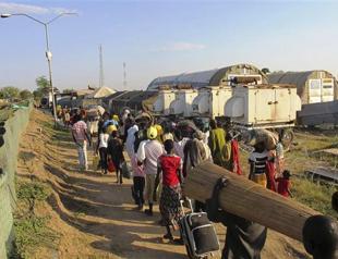 South Sudan civil war fears grow as rebels seize town