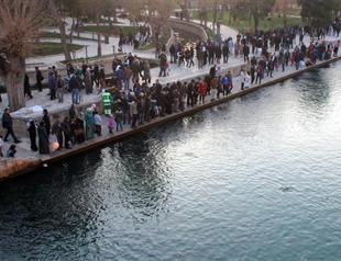 Turkey attracts more tourists despite regional, local crises