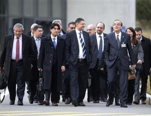 Syria to allow women, children to leave besieged parts of Homs: UN