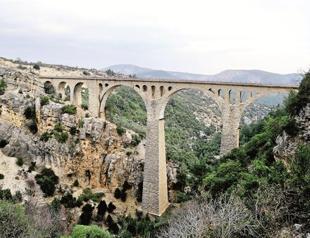 Adana’s breathtaking Varda railway bridge earns popularity after ‘Skyfall’