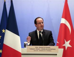 France’s Hollande praises Turkish youth’s desire for democracy