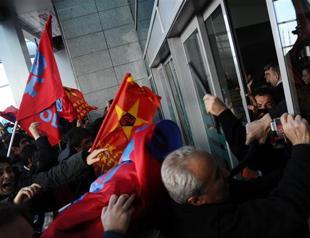 Police intervenes in protests at killed Gezi protester case