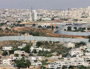 Israel finance minister suspends settlement funds