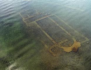 Divers observe underwater Byzantine basilica discovered in İznik Lake