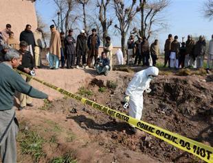 Gunmen kill nine at Pakistani policemans home as peace talks with Taliban proceed