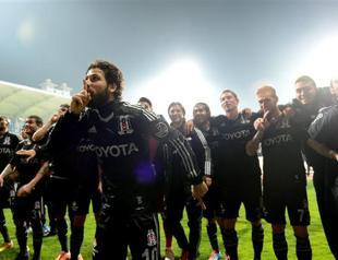 Beşiktaş rejoins title race with 3-0 Kasımpaşa win in rematch