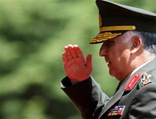 Current chief of staff may serve until 2017 with new law