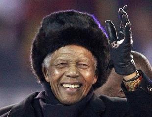 South Africas beloved first black president Nelson Mandela passes away
