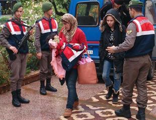 32 Syrian refugees found on deserted beach waiting for boat to reach Greek island