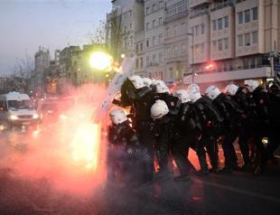 Police intervene in Istanbul group gathered to denounce deaths of Yüksekova protesters