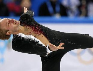 Plushenko, Lipnitskaia lead Russia to first gold in Sochi