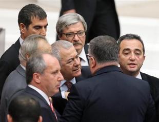 Despite outcry, Turkish government rekindles judiciary bill