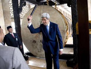 Kerry warns of bleak future in call to arms on climate change