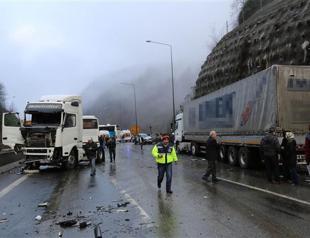 Three dead, 32 injured in multi-vehicle crash in western Turkey