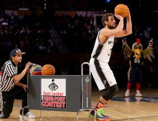 Wall, Belinelli win in All-Star skills events