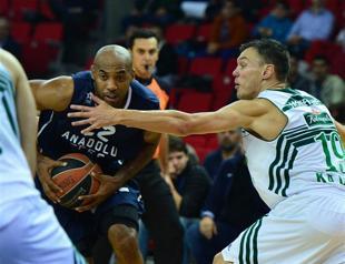 Anadolu Efes overcomes Zalgiris with fourth quarter surge
