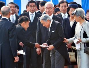 Letter handed to emperor causes uproar in Japan